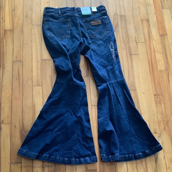 Wrangler retro Blue Flare Wide Leg Jeans bell bottom - Picture 2 of 6